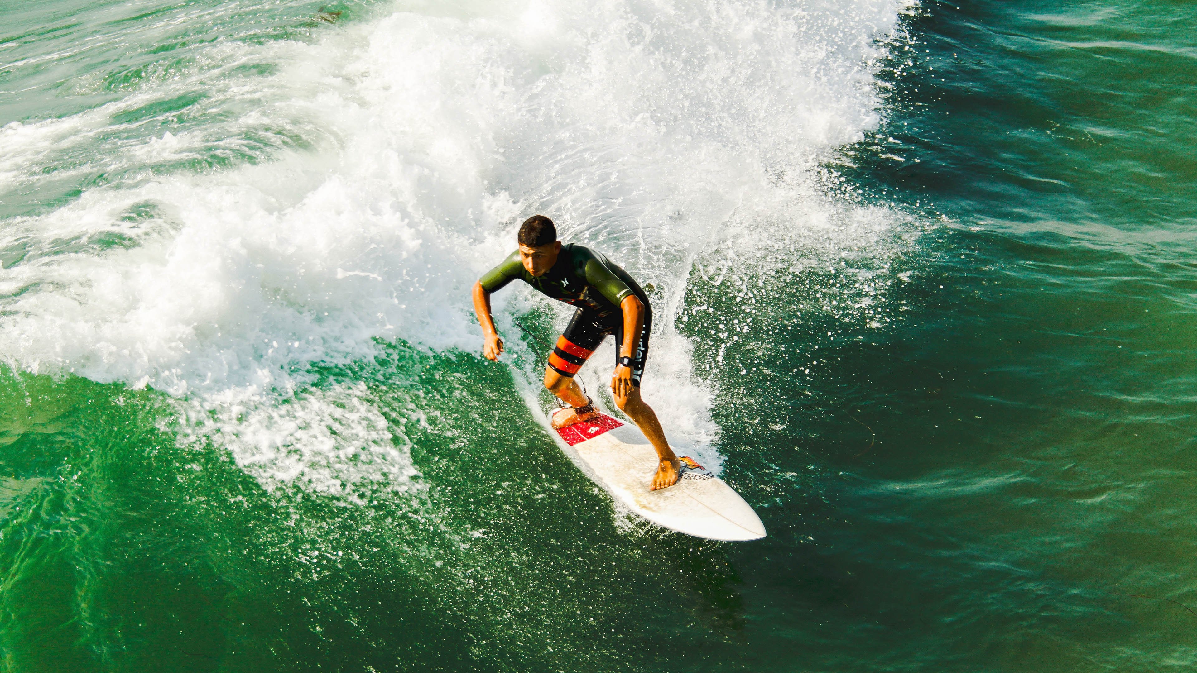 亚冠联赛激战正酣 中超球队逆境突围
